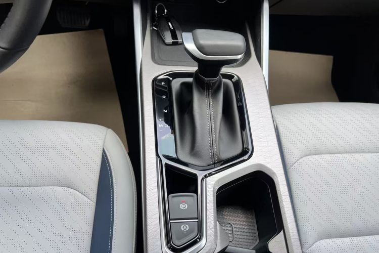 吉利汽车 帝豪 2022款 第4代 1.5L CVT旗舰型局部细节18