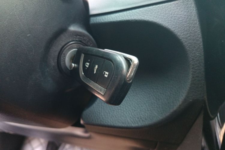 丰田 雷凌 2018款 185T CVT尊贵版 国V中控内饰11