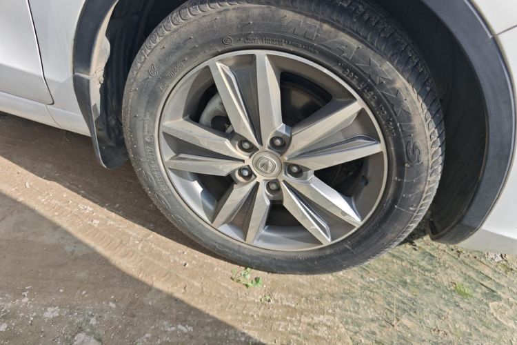 长安 逸动 2016款 XT 1.6L 自动俊酷型车身外观6007