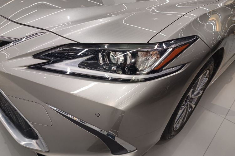 雷克萨斯ES 2022款 300h 卓越版局部细节36