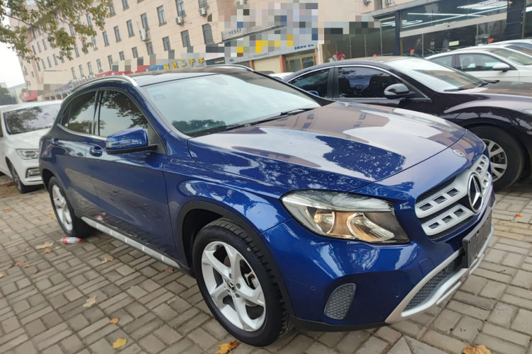 奔驰GLA 2018款 GLA 200 动感型车身外观3