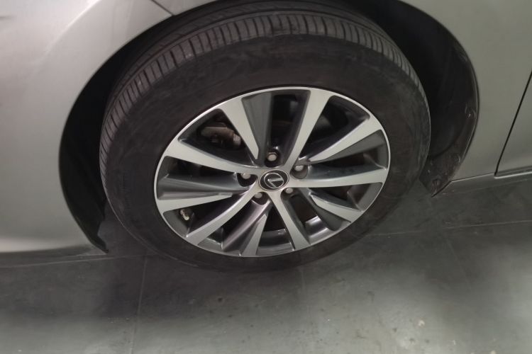 雷克萨斯ES 2020款 200 卓越版车身外观6007