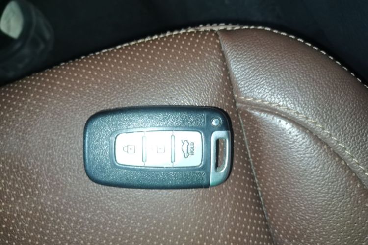 现代 劳恩斯 2012款 3.0L GDI尊贵版中控内饰11