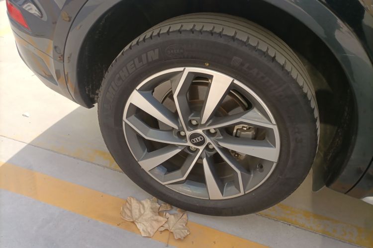 奥迪Q5L 2022款 改款 40T 豪华致雅型车身外观6002