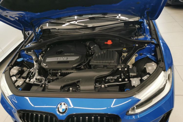 宝马1系 2021款 改款 120i M运动曜夜版机舱底盘24