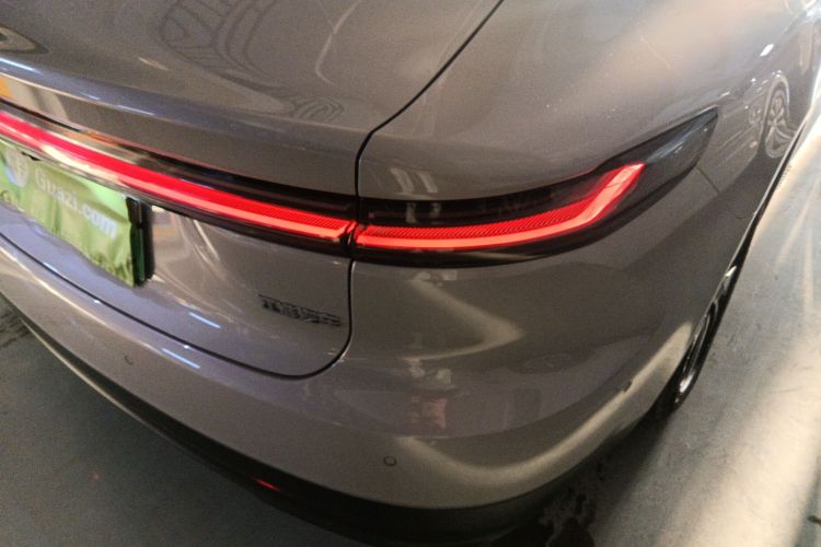 蔚来ET7 2023款 75kWh车身外观6006