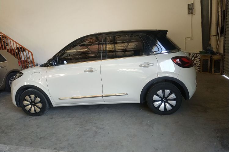 五菱汽车 五菱缤果 2023款 410km 灵犀尊享款车身外观4