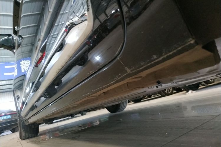 江淮瑞风 瑞风RF8 PHEV 2024款 智聆版 1.5T 150KM 旗舰型 磷酸铁锂局部细节9002