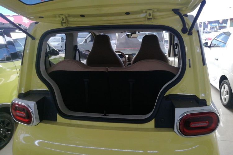 五菱汽车 宏光MINIEV 2024款 第三代 215km 进阶版机舱底盘23