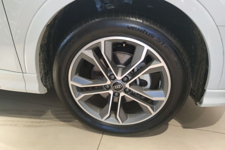 奥迪Q3 2024款 40 TFSI 时尚动感型车身外观10