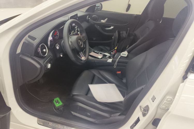 奔驰C级 2017款 C 180 L 运动版中控内饰19