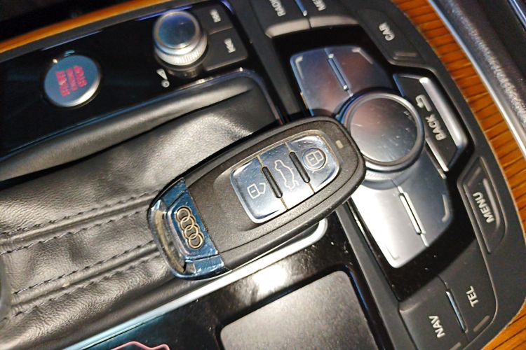 奥迪A6L 2018款 30周年年型 TFSI 进取型中控内饰11