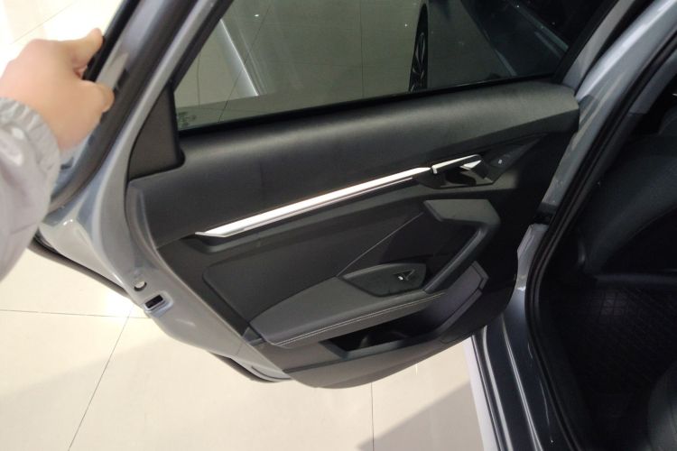 奥迪A3 2024款 A3L Limousine 35 TFSI 时尚运动型中控内饰49