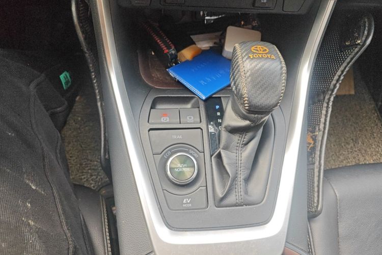 丰田 RAV4荣放 2020款 双擎 2.5L E-CVT四驱旗舰版中控内饰18