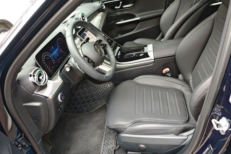 奔驰C级 2025款 改款 C 260 L 运动版局部细节19