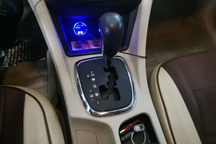 奇瑞 艾瑞泽7 2015款 1.6L CVT致领版中控内饰18