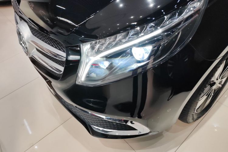 奔驰V级 2022款 V 260 尊贵版局部细节36