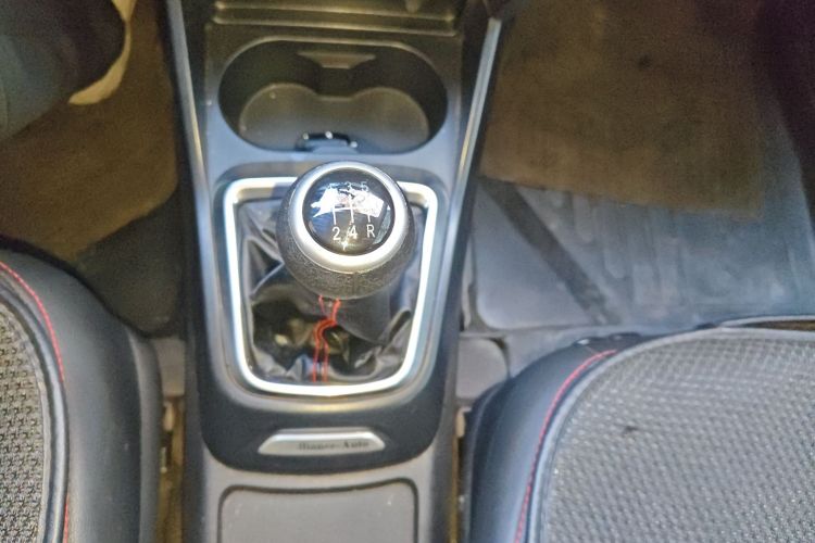 中华V3 2016款 1.5L 手动舒适型中控内饰18