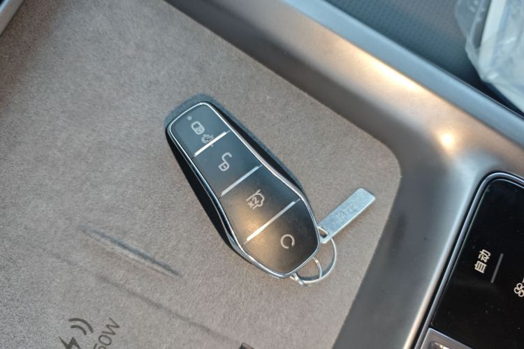 比亚迪 海豹07 DM-i 2025款 智驾版 DM-i 1.5L 125km 尊贵型中控内饰11