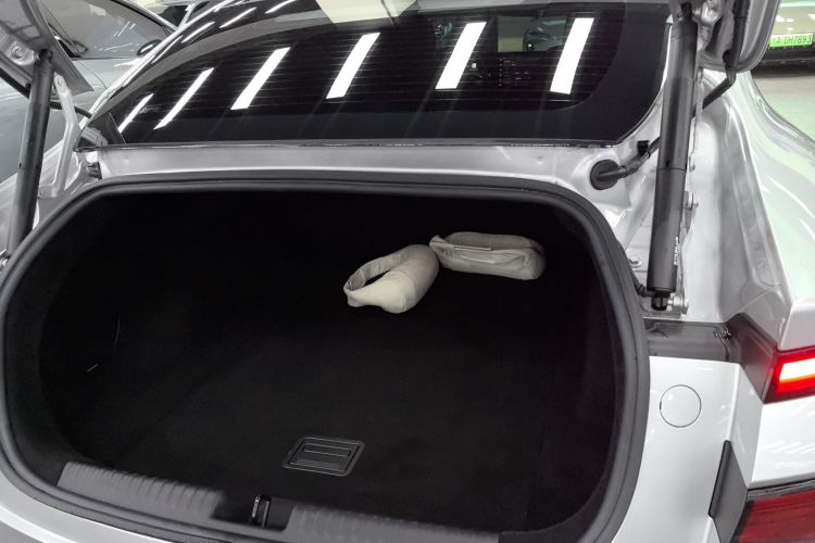 小鹏P7 2023款 P7i 702 Max机舱底盘23