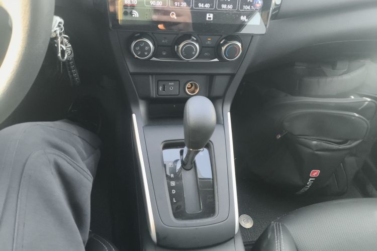 日产 轩逸 2024款 经典 1.6XE CVT舒适版中控内饰18