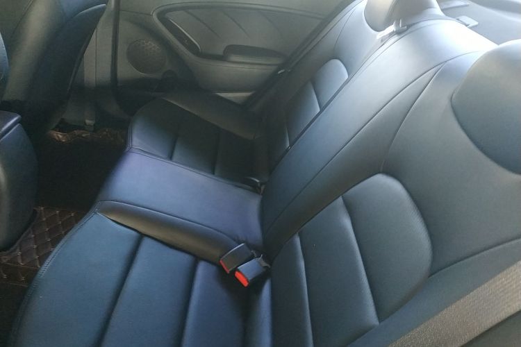 起亚K3 2017款  1.6L 自动15周年特别版GLS中控内饰21