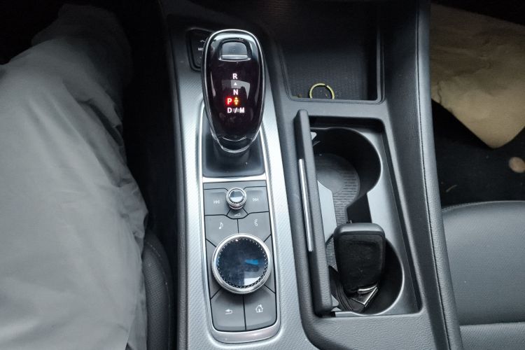 凯迪拉克CT5 2022款 28T 豪华型（标准版）中控内饰18