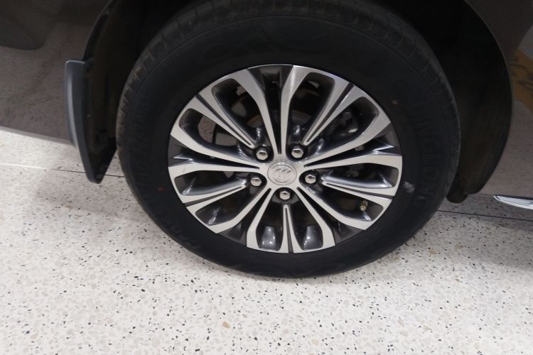 别克GL8 2023款 陆上公务舱 智享型车身外观6002