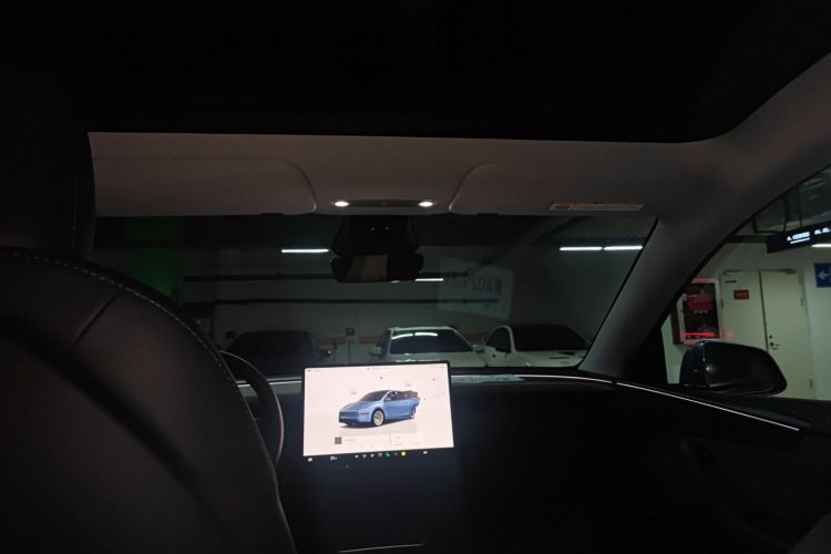 特斯拉 Model Y 2025款 后轮驱动版中控内饰22