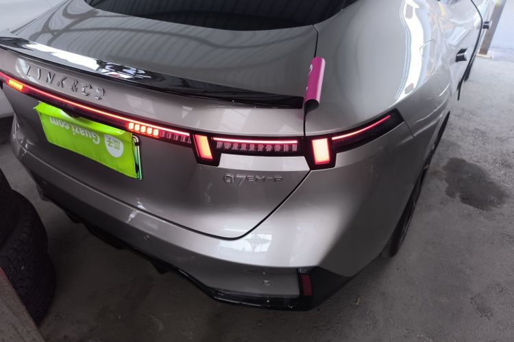 领克07 2024款 EM-P 126长续航 Halo车身外观9