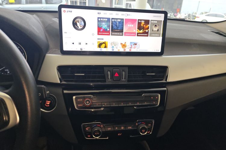 宝马X1 2019款 sDrive20Li 领先型中控内饰16