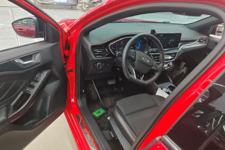 福特 福克斯 2021款 三厢 EcoBoost 180 自动ST Line中控内饰20