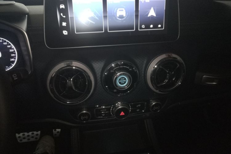 北京BJ40 2023款 2.0T 自动四驱城市猎人版侠客型局部细节16