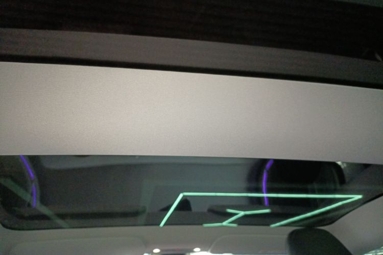 特斯拉 Model 3 2023款 后轮驱动版中控内饰22