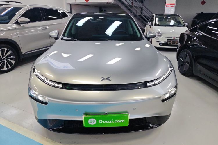 小鹏P7 2022款 670N+车身外观2