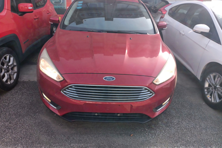 福特 福克斯 2017款 三厢 1.6L 自动风尚型智行版车身外观2