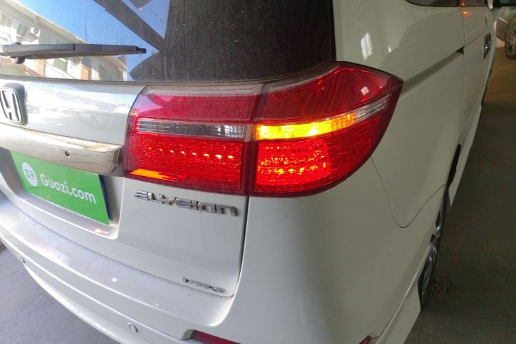 本田 艾力绅 2015款 2.4L VTi-S尊贵版车身外观9