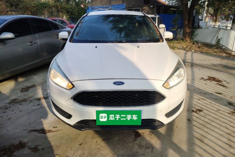 福特 福克斯 2018款 两厢经典 1.6L 自动舒适型智行版车身外观2