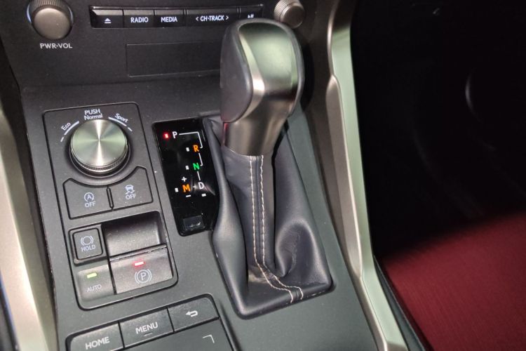 雷克萨斯NX 2020款 200 前驱 锋行版 国VI中控内饰18