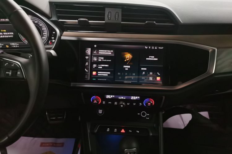 奥迪Q3 2024款 35 TFSI 时尚致雅型中控内饰16