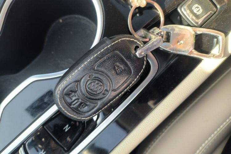 别克 君威 2021款 552T 精英型中控内饰11