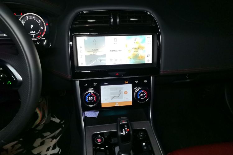 捷豹XEL 2024款 2.0T 250PS R-DYNAMIC S进取运动版中控内饰16