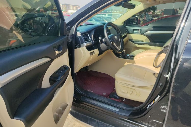 丰田 汉兰达 2018款 2.0T 四驱豪华版 7座 国VI中控内饰7003