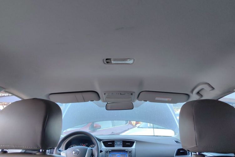 日产 轩逸 2012款 1.6XE CVT舒适版局部细节22