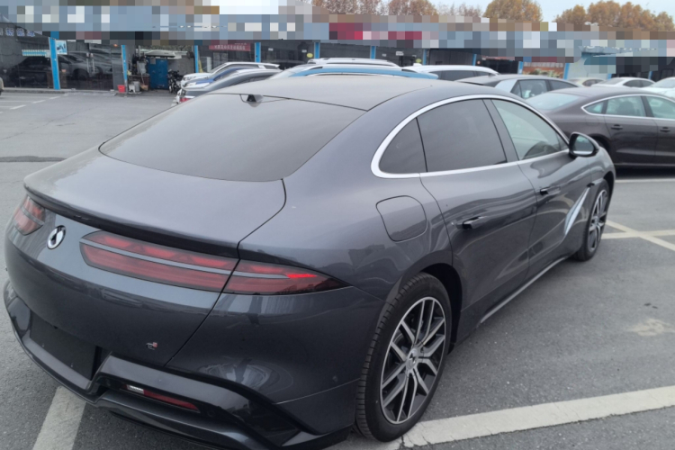 腾势Z9 2024款 1100km 四驱Max版车身外观7