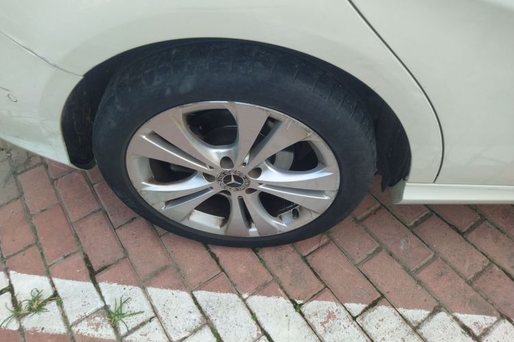 奔驰B级 2017款 B 200 动感型车身外观56