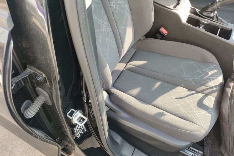 长城 金刚炮 2022款 2.0T手动汽油两驱创业型长箱平箱GW4C20B局部细节41