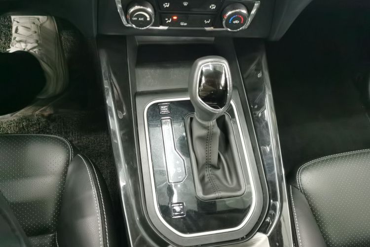 东风风光 风光S560 2018款 1.8L CVT都市型 7座中控内饰18