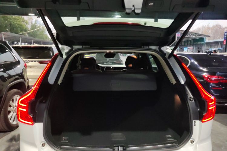 沃尔沃XC60 2019款 T5 四驱智远版 国VI机舱底盘23