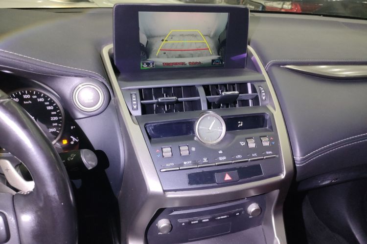 雷克萨斯NX 2020款 200 前驱 锋行版 国VI中控内饰16